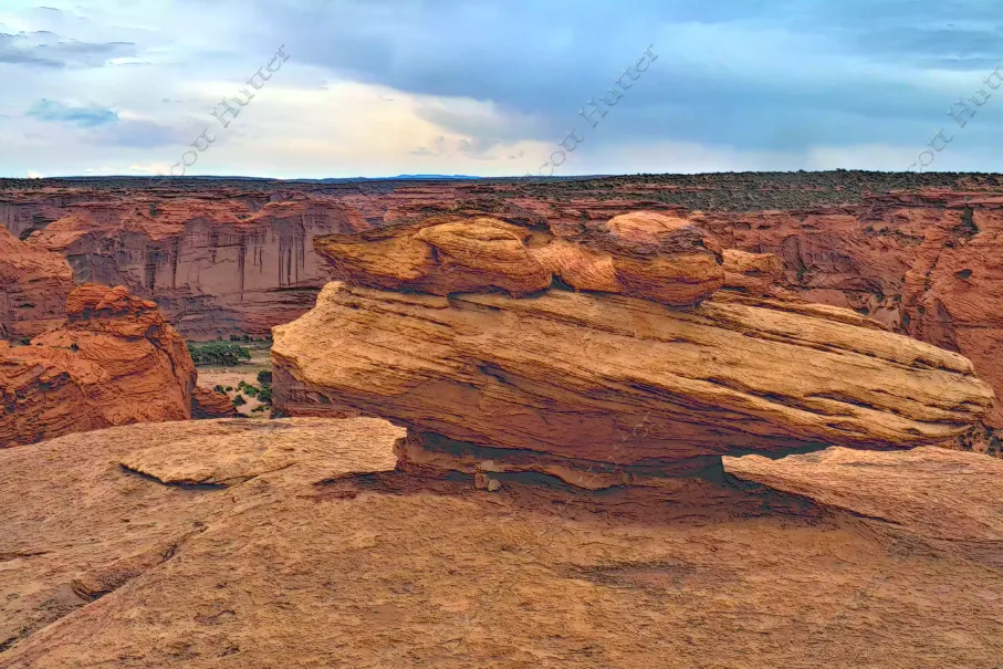 canyon-de-chelly-vista-monolith-1-chalk-wm.webp