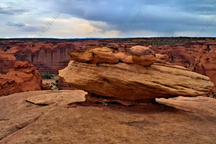 canyon-de-chelly-vista-monolith-1-wm.webp